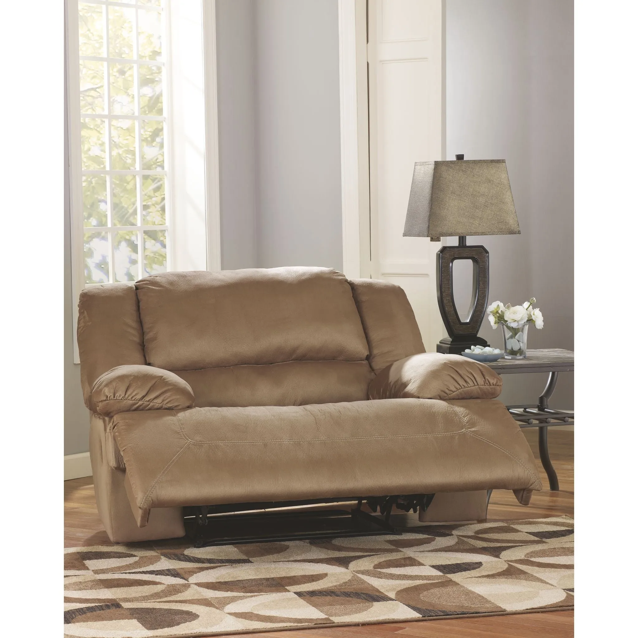 Hogan Zero Wall Wide Seat Recliner